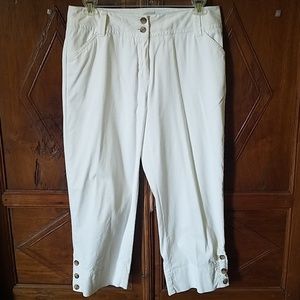 Charter Club Pants - Like New Charter Club White Cropped Pants Charter Club Pants - Like New Charter Club White Cropped Pants